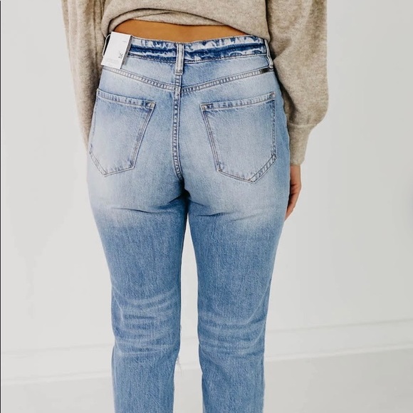 Kan Can 11" High Rise Mom Jean. These are brand new with tags still on them! - Picture 3 of 4